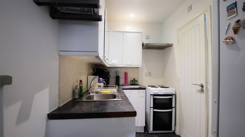 Property photo 3 of 4 Kitchen.Jpg