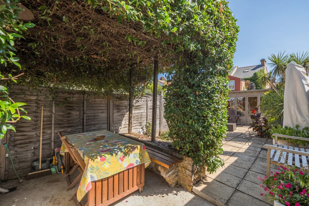 Property photo 3 of 19 1508011-12-1A0390...