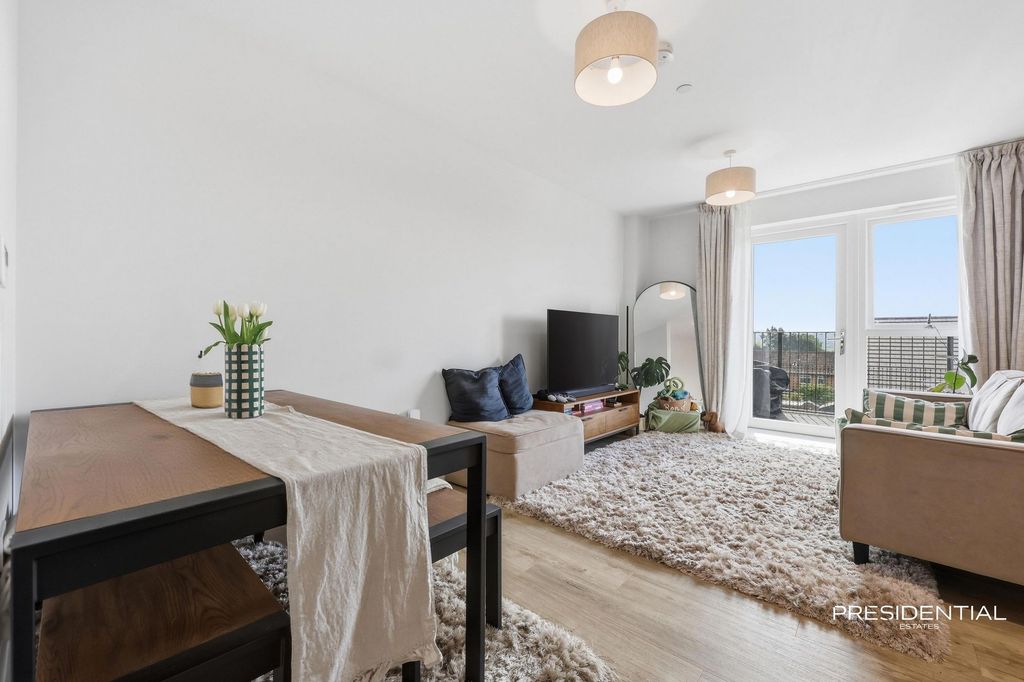 Property photo 2 of 24