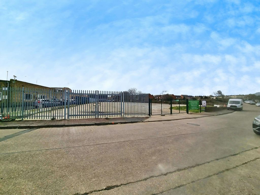 Property photo 1 of 3 1c25Fe7Bpic 202.Jpg