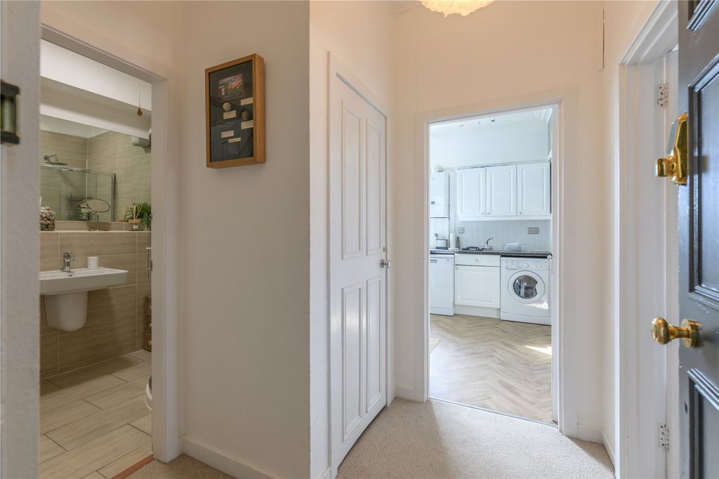 Property photo 2 of 14 Hall