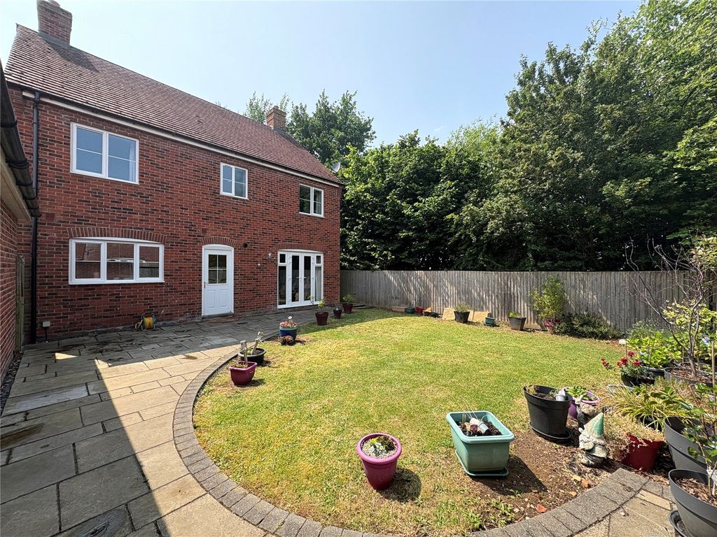 Property photo 2 of 27 Picture No. 21