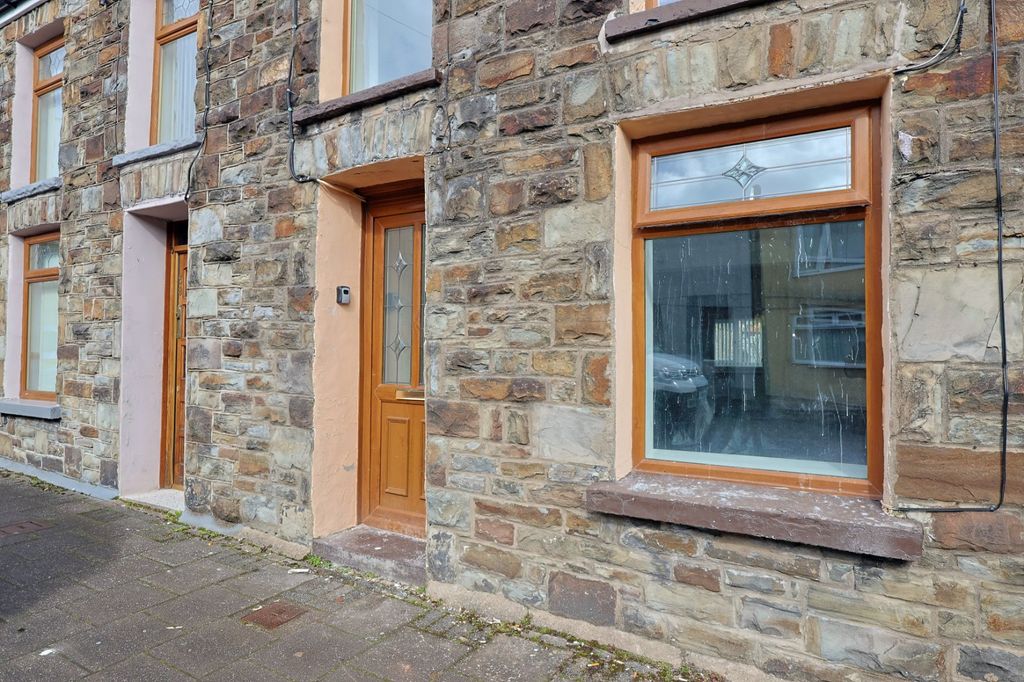 Property photo 1 of 28 Picture No. 29