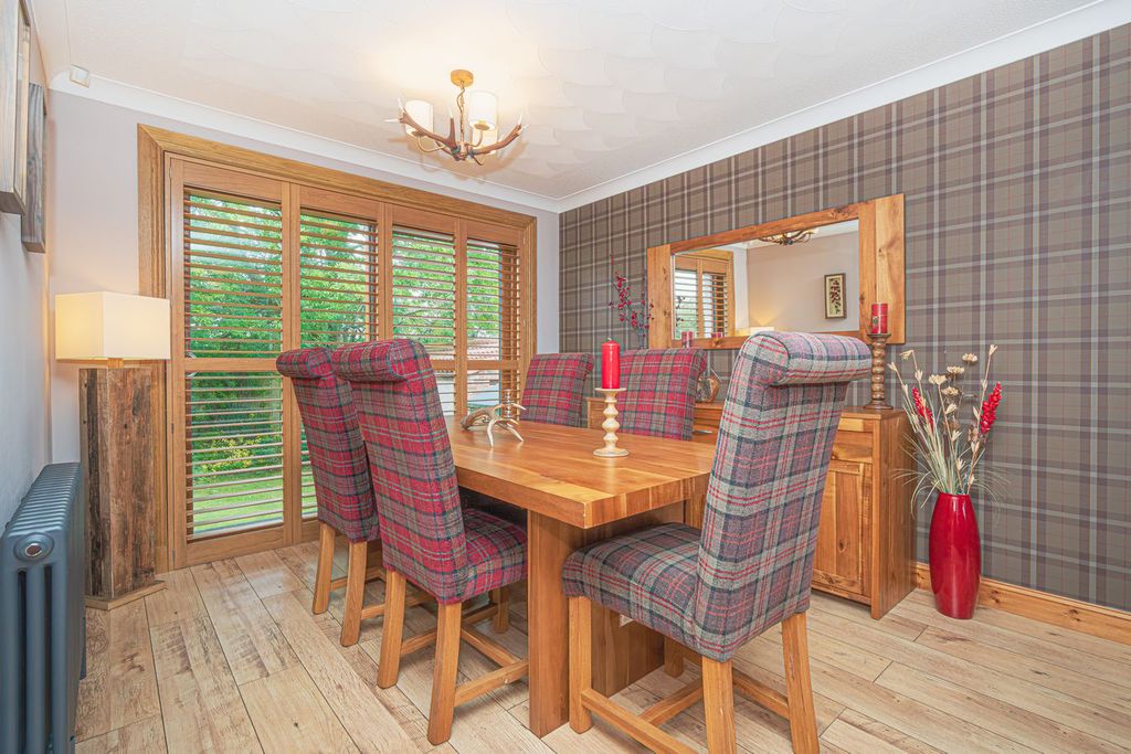 Property photo 3 of 24