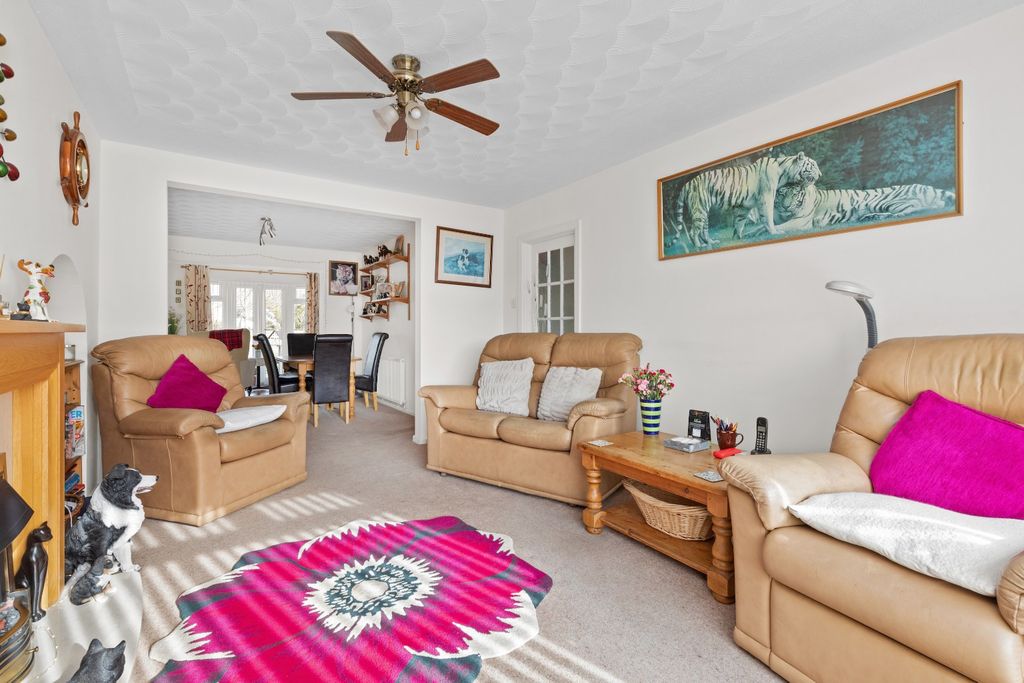 Property photo 2 of 13 4894664