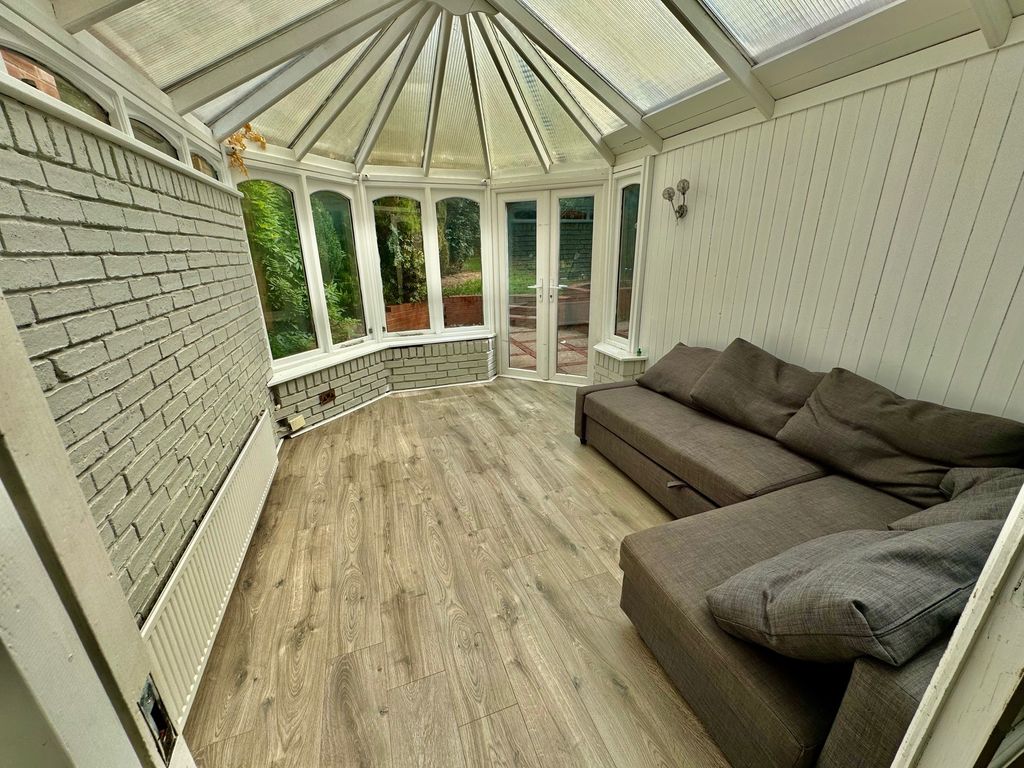 Property photo 3 of 18 11