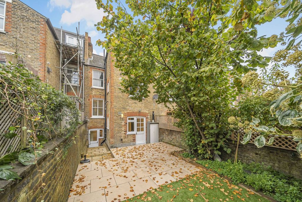 Property photo 2 of 19