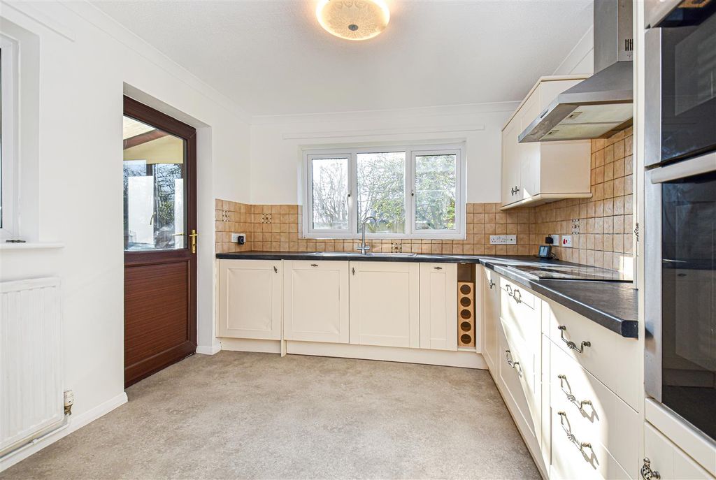 Property photo 3 of 22 Ph12_6464979.Jpg