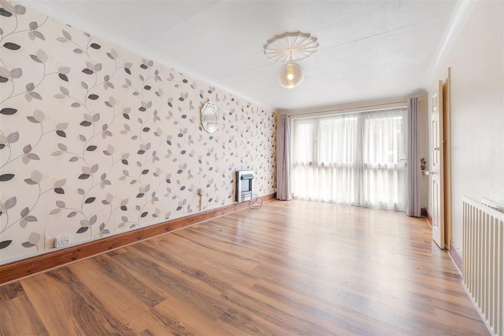 Property photo 1 of 10 Enmore Road-5.Jpg