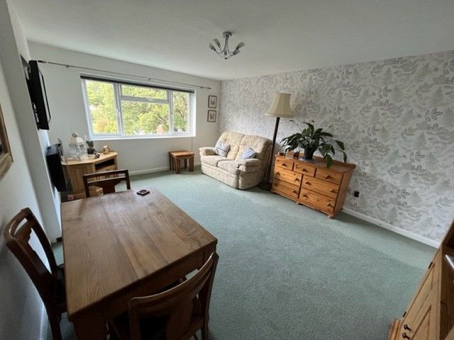 Property photo 3 of 6 Living Room