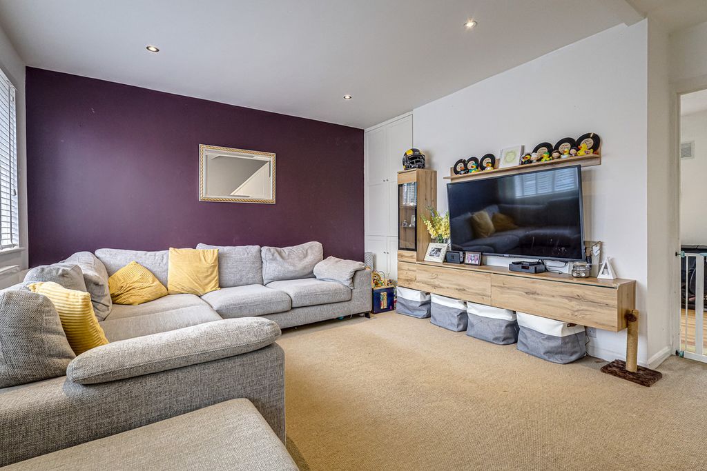 Property photo 2 of 24