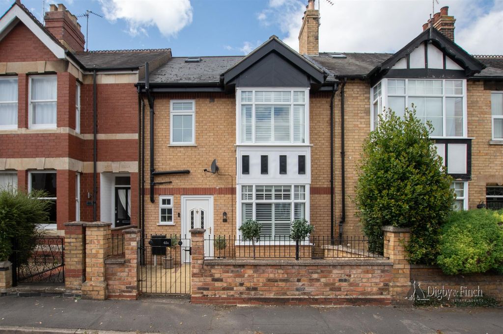 Property photo 1 of 32