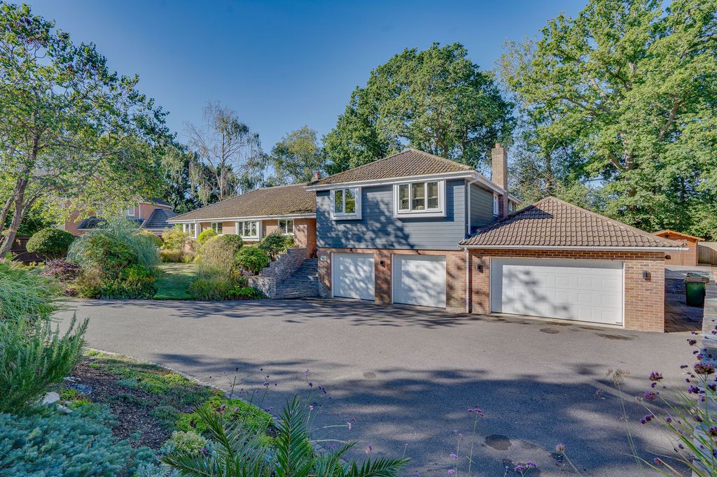 Property photo 1 of 28