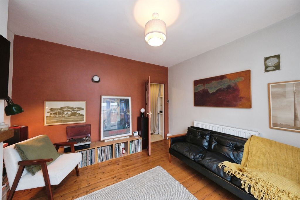 Property photo 3 of 20