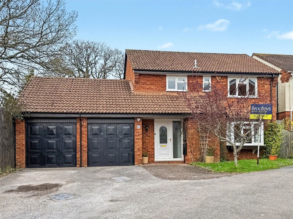 Property photo 1 of 17 Outside