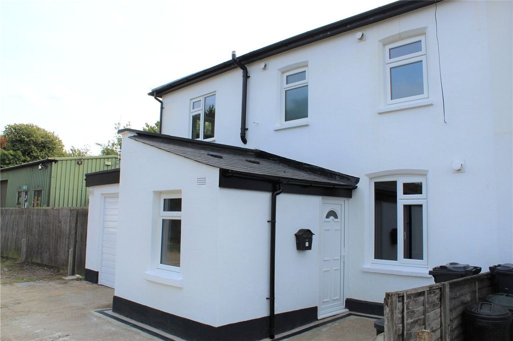Property photo 2 of 19 Picture No. 02
