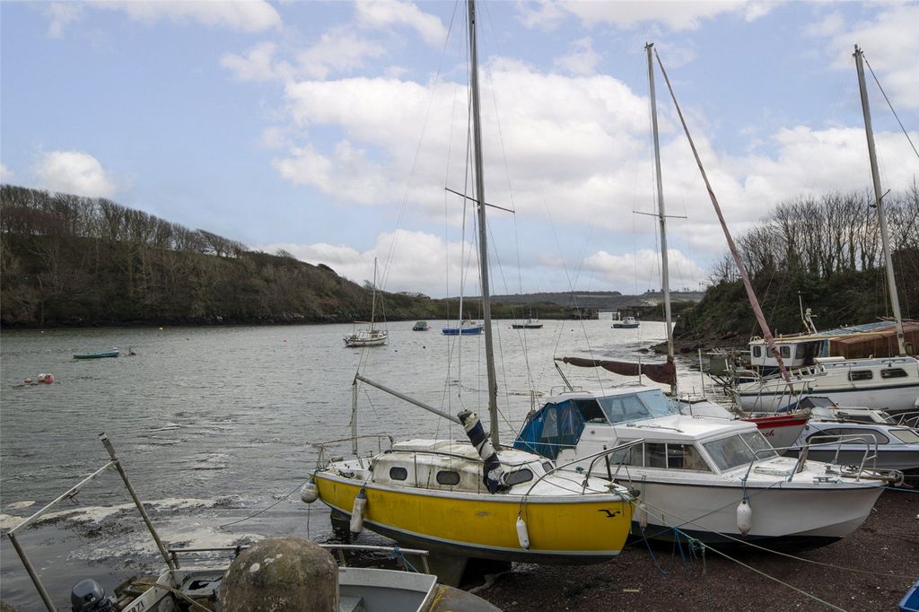 Additional image 11 of 3 bed detached house for saleSilver Drift, Beach Hill, Milford Haven, Pembrokeshire SA73