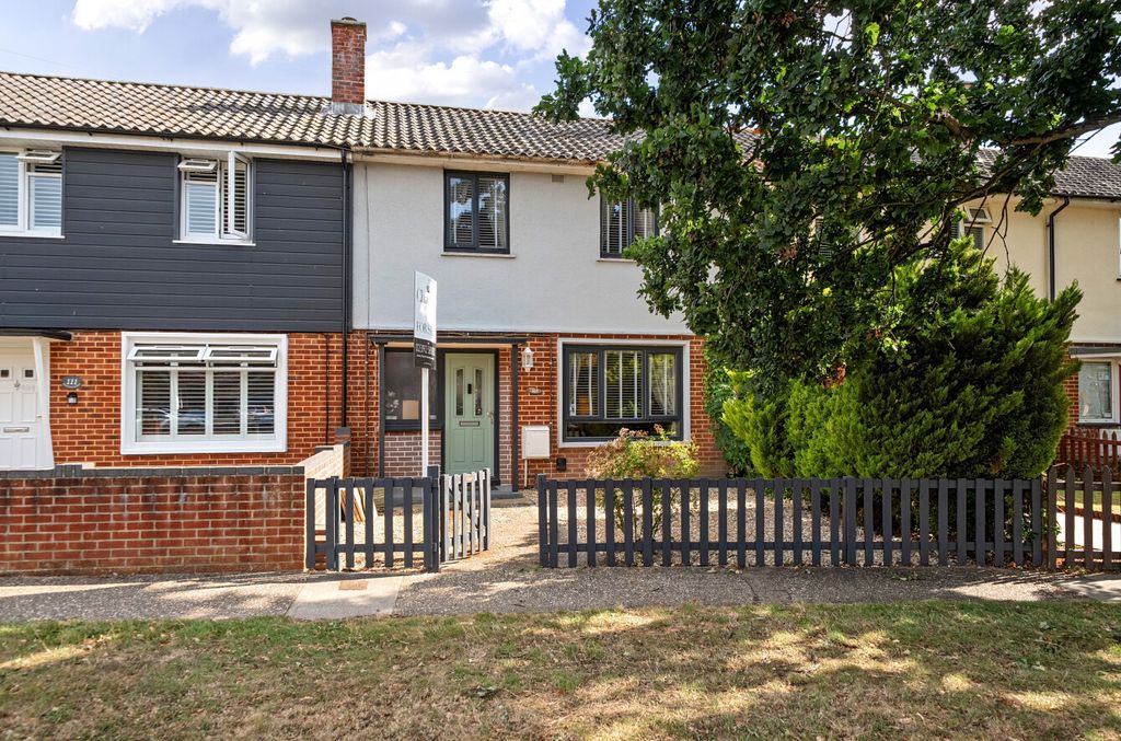 Property photo 1 of 14 1326158-45-687921...