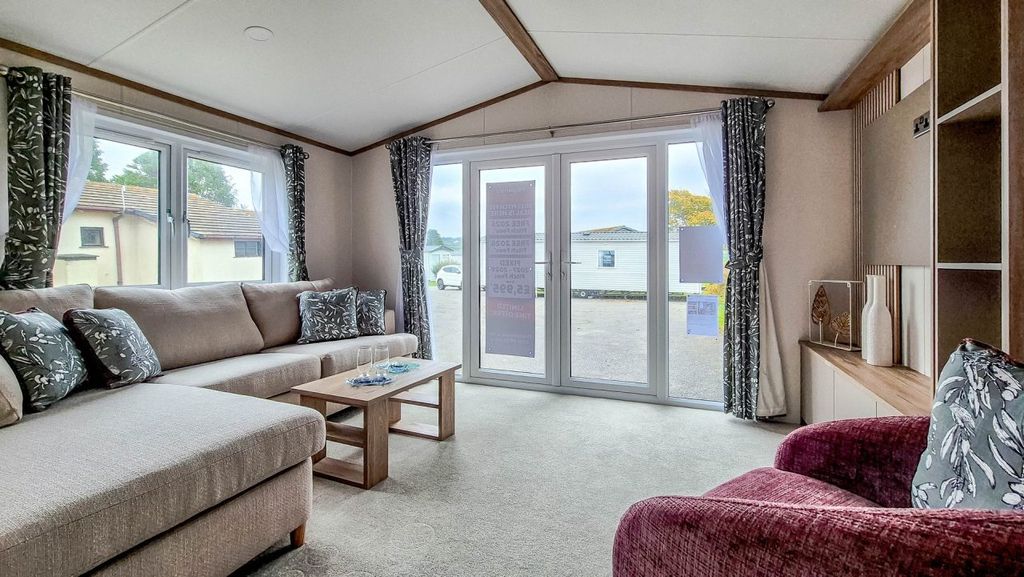 Property photo 1 of 24 Untitled 7