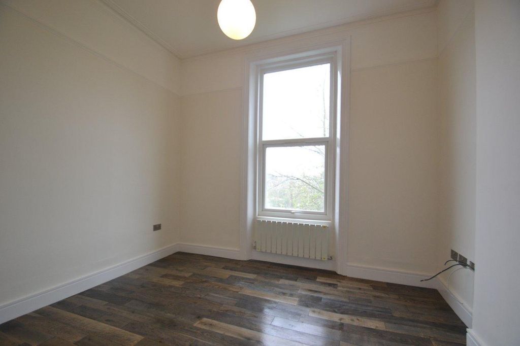 Property photo 3 of 6 1st Bedroom 1.Jpg