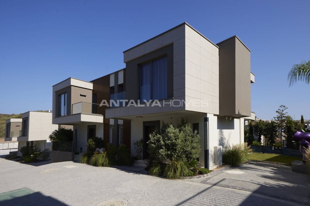 Property photo 3 of 27