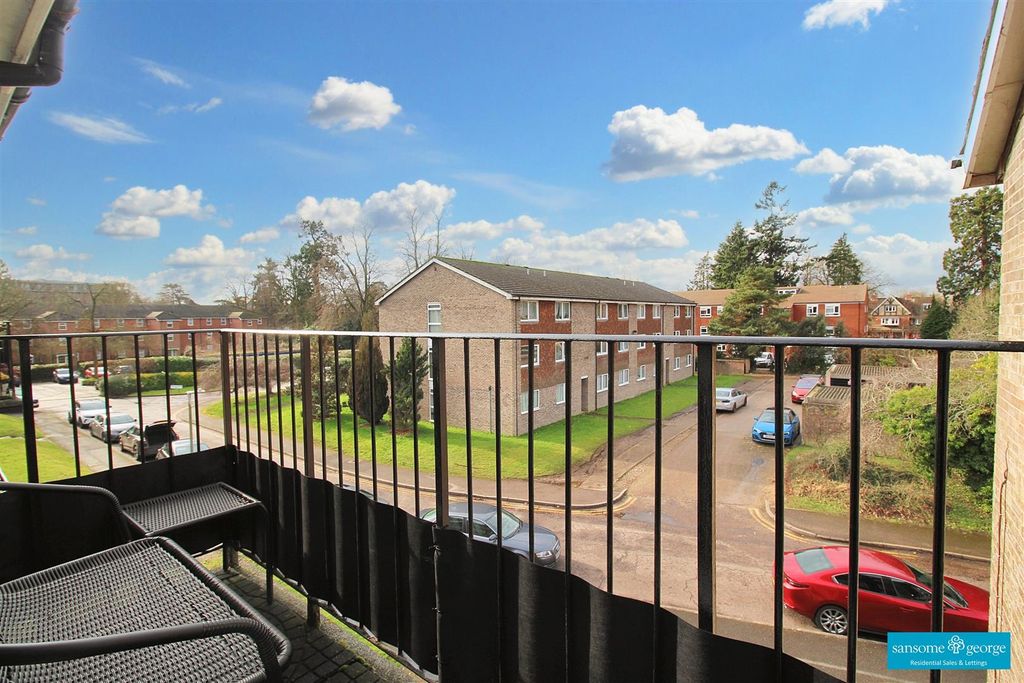 Property photo 2 of 14 Balcony