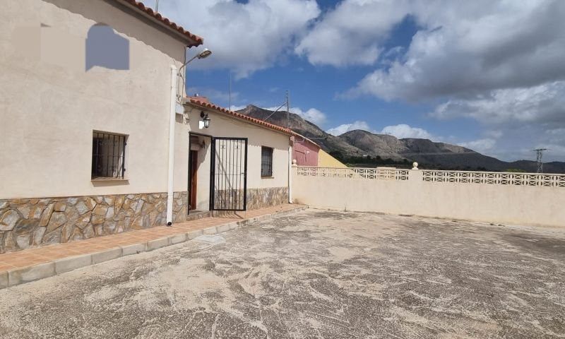 Property photo 1 of 40