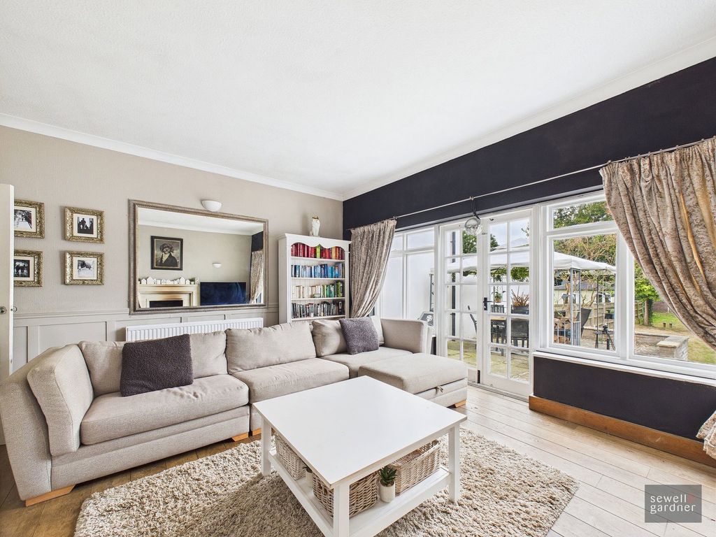 Property photo 2 of 16