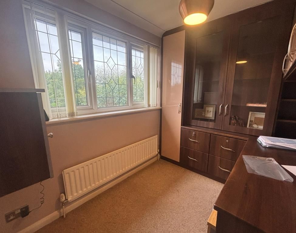 Property photo 3 of 9 4