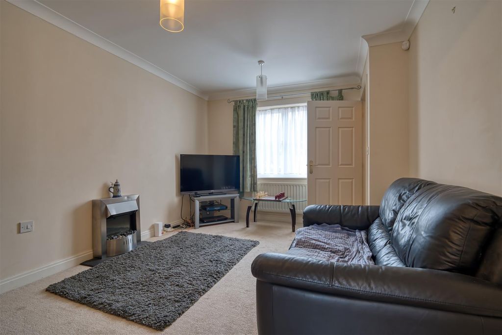 Property photo 3 of 8 Sitting Room