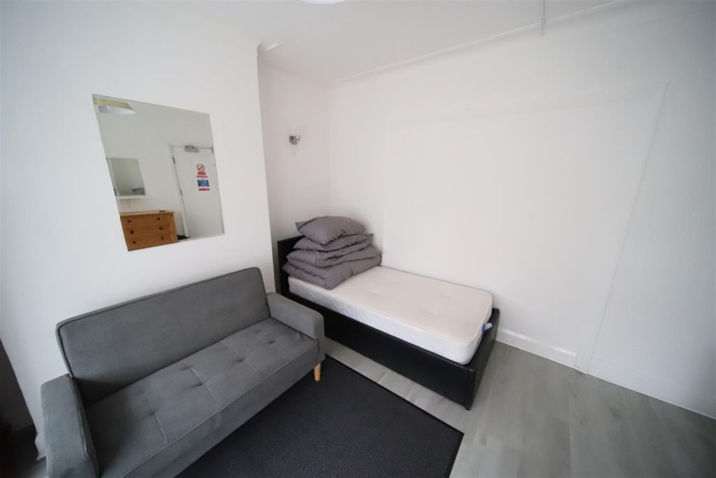 Property photo 3 of 7 Img_2380.Jpg