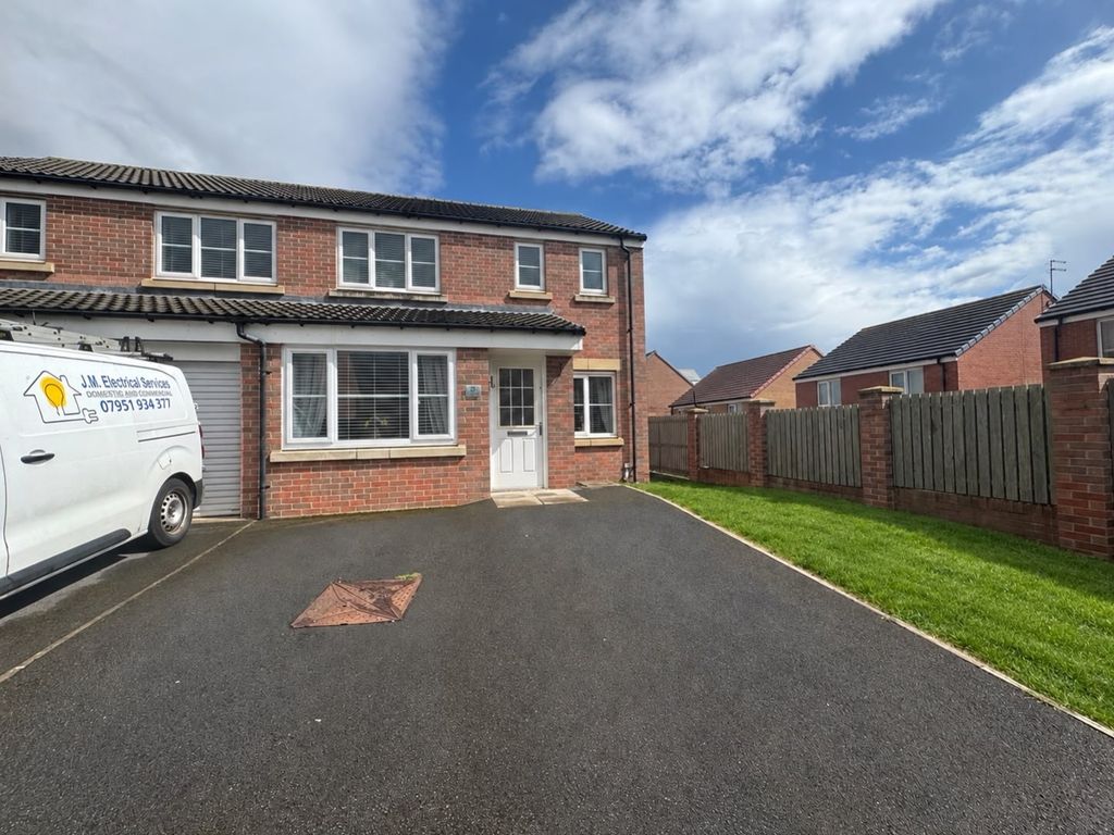 Property photo 1 of 18 Seaton - Front