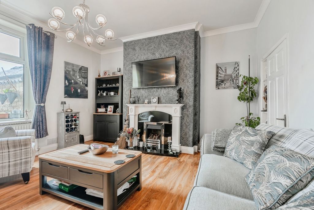 Property photo 2 of 19 Pbox-Img.Jpg