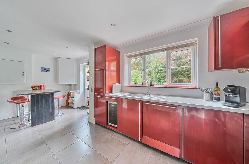Property photo 2 of 18 1301467-7-68387Cf...