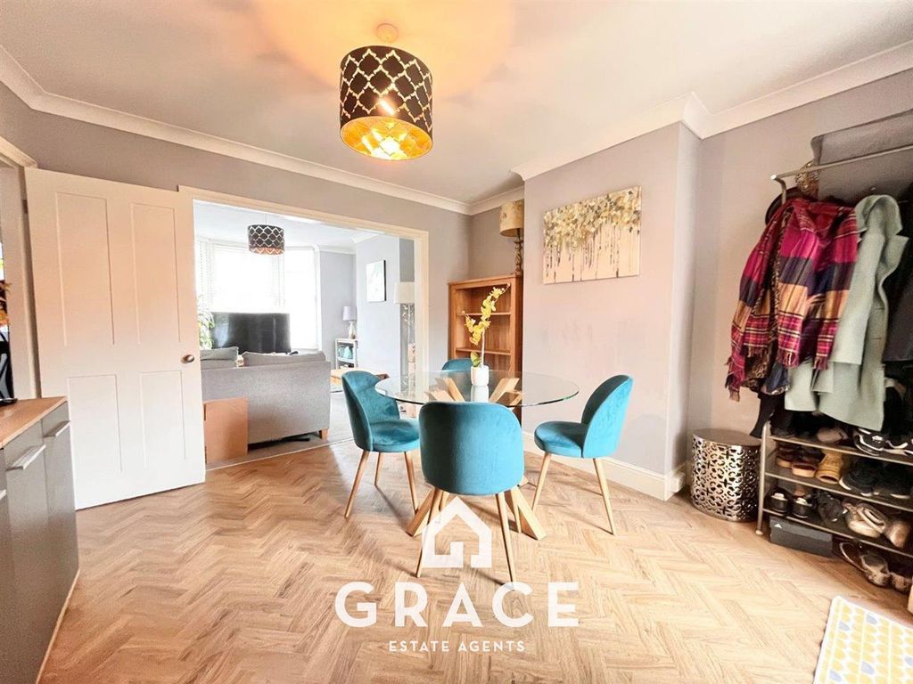 Property photo 2 of 10 Dining Room
