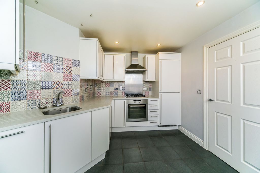 Property photo 2 of 8 Feff7556-Ac07-477A-9