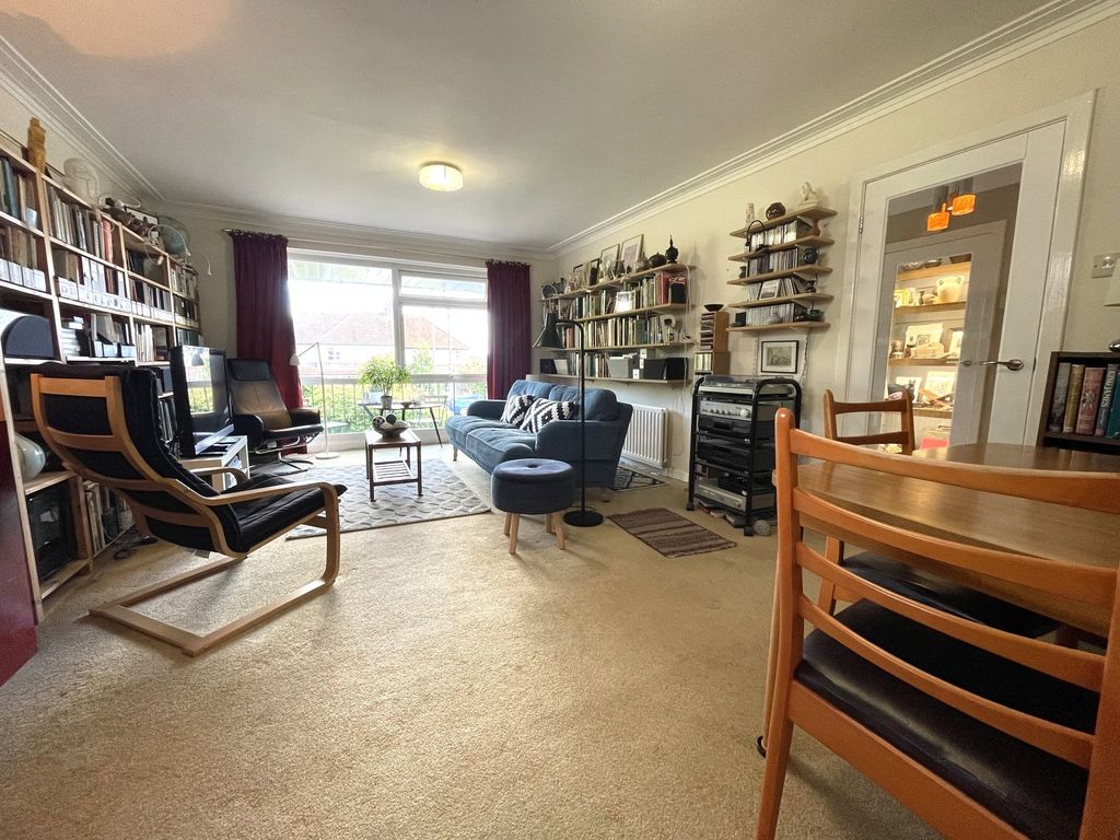 Property photo 3 of 33 Photograph 3
