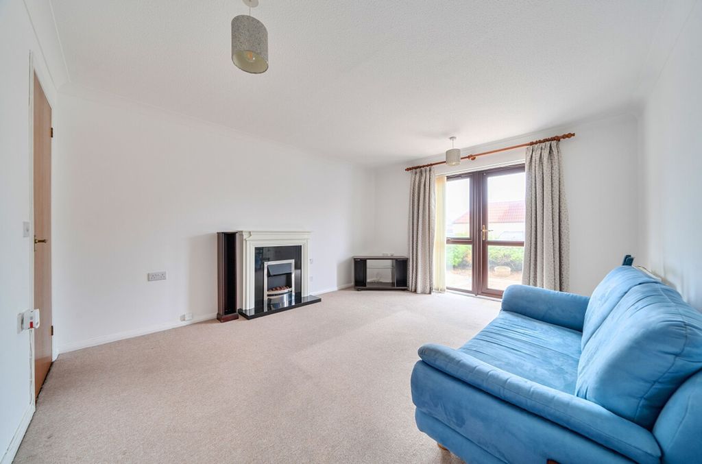 Property photo 2 of 11
