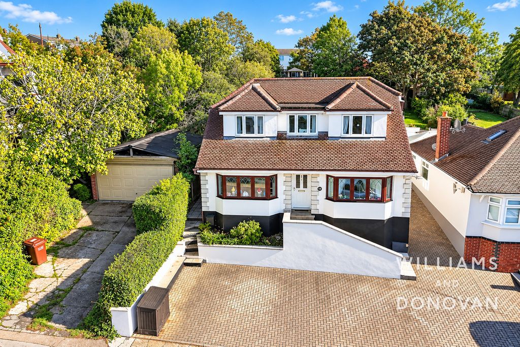 Property photo 1 of 28