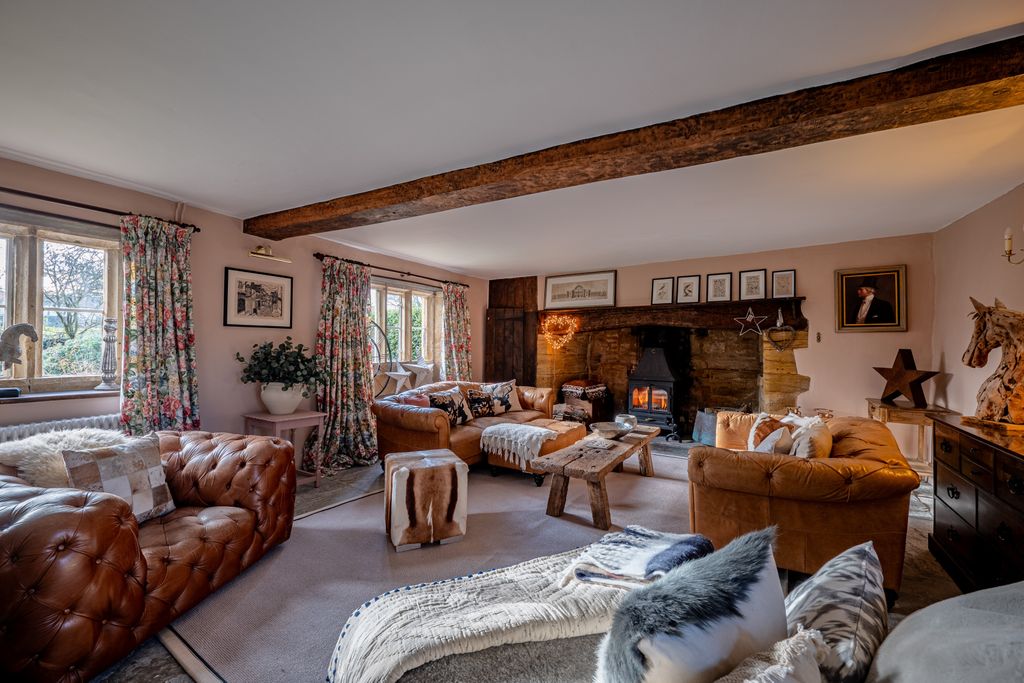 Property photo 2 of 22 Drawing Room