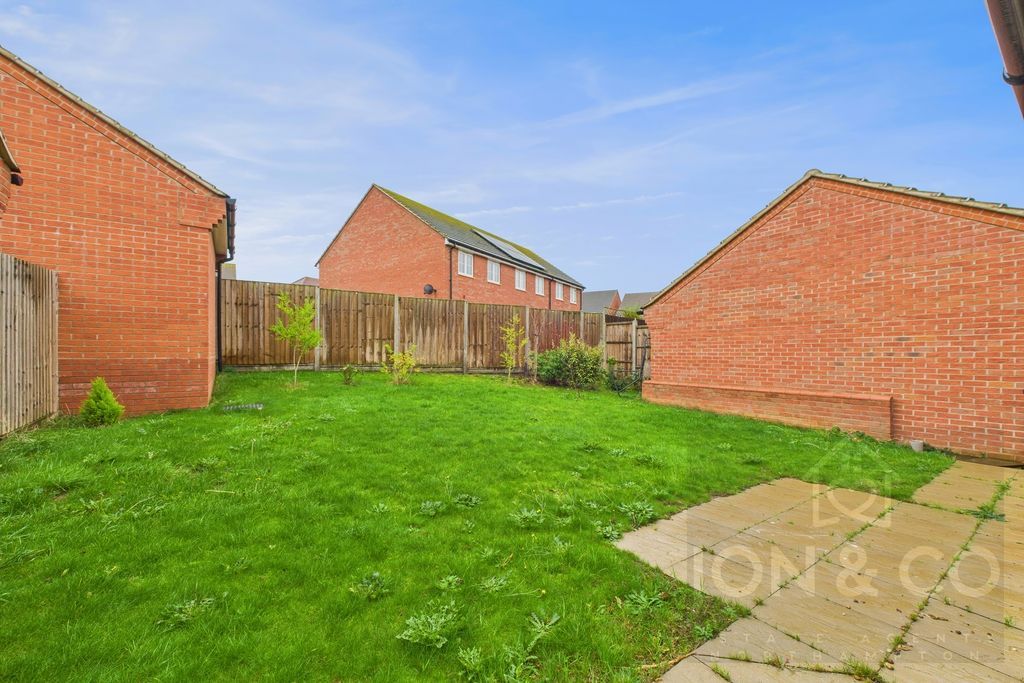 Property photo 2 of 14