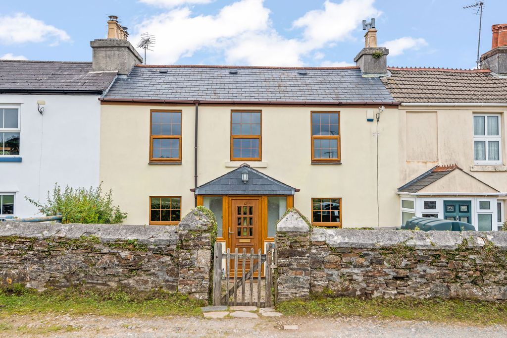 Property photo 1 of 33