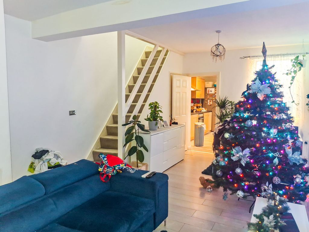 Property photo 2 of 17 Dyn938475J24-11-2025__19-17-53_20251124_145430.Qj5E3.Jpg