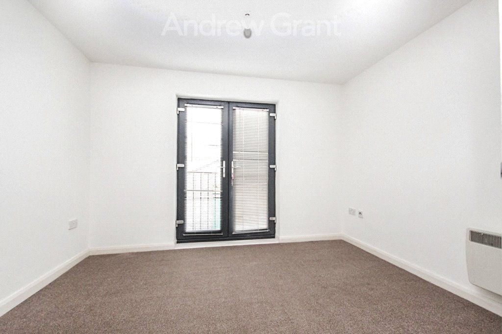 Property photo 2 of 6 Picture No. 11