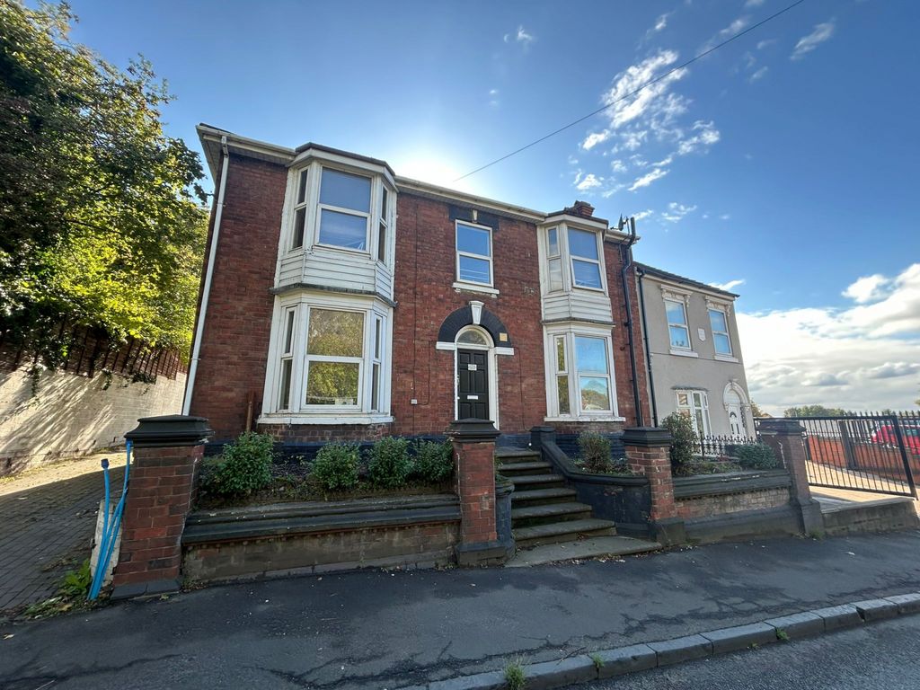 Property photo 2 of 5 Gallery