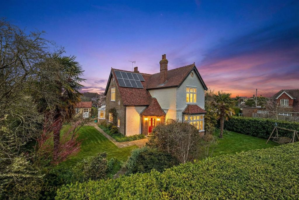 Property photo 1 of 21 Twilight