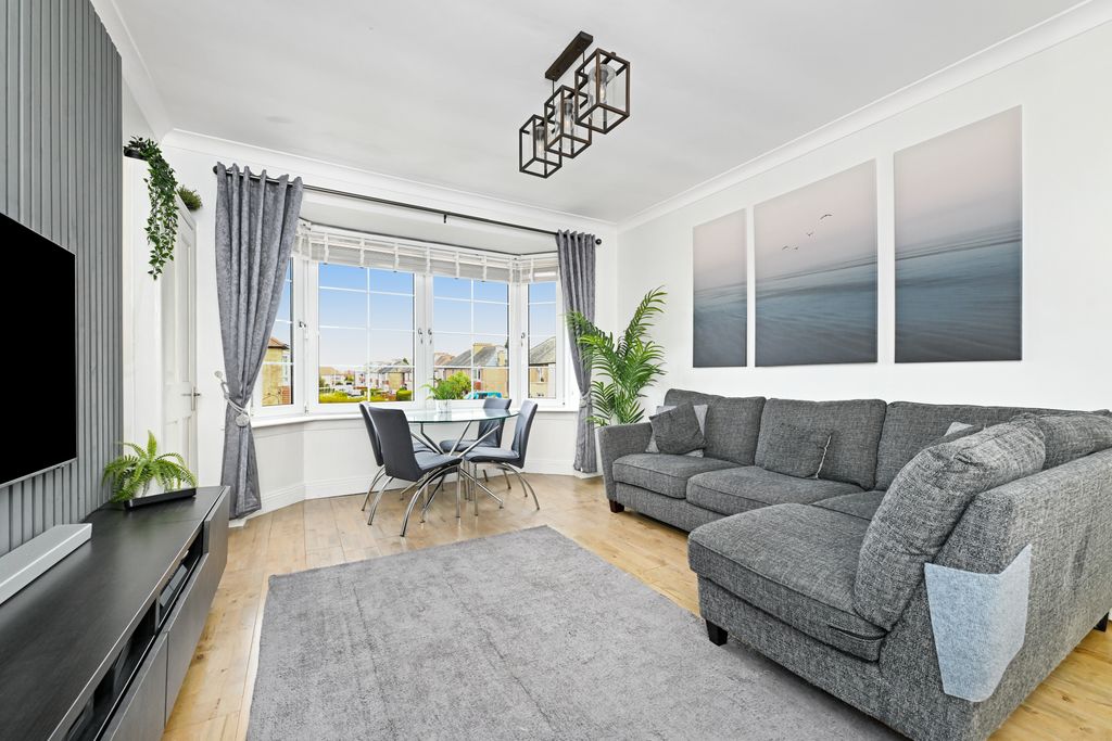 Property photo 2 of 16 Property Image 2