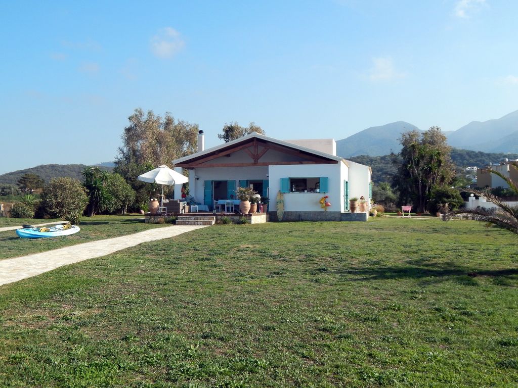 Property photo 2 of 20 House From The Beach