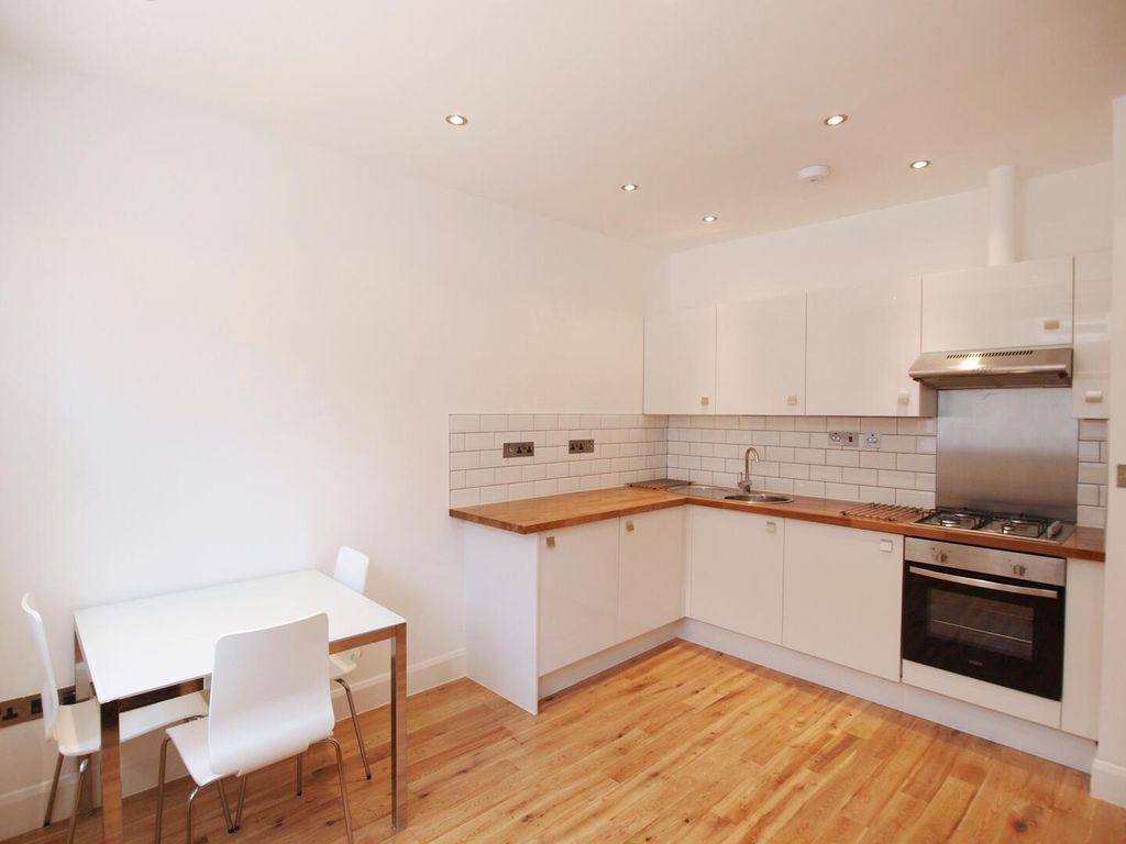 Property photo 2 of 6 Kitchen