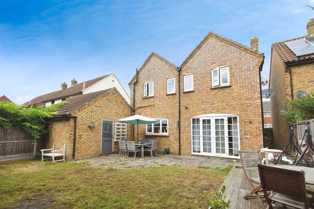 Property photo 3 of 19